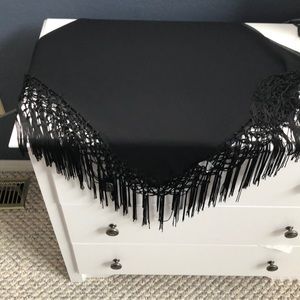 Black shawl